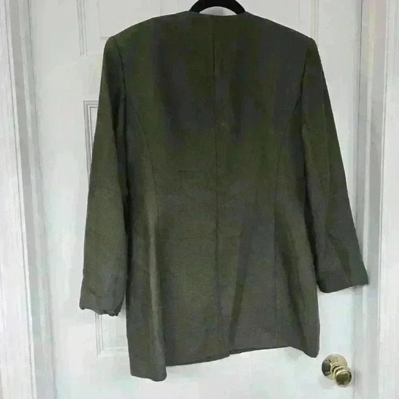 Clio Olivegreen Elegant Suit,Size 12 - Picture 4 of 5